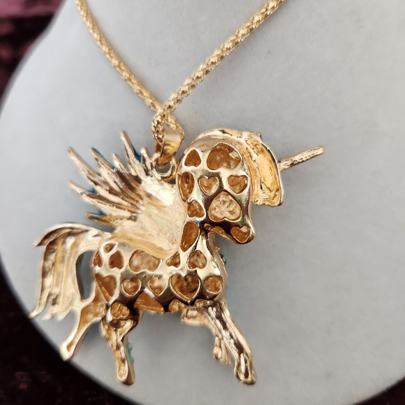 Flying Pegasus Unicorn Bestey Johnson Necklace NWT - Picture 3 of 3